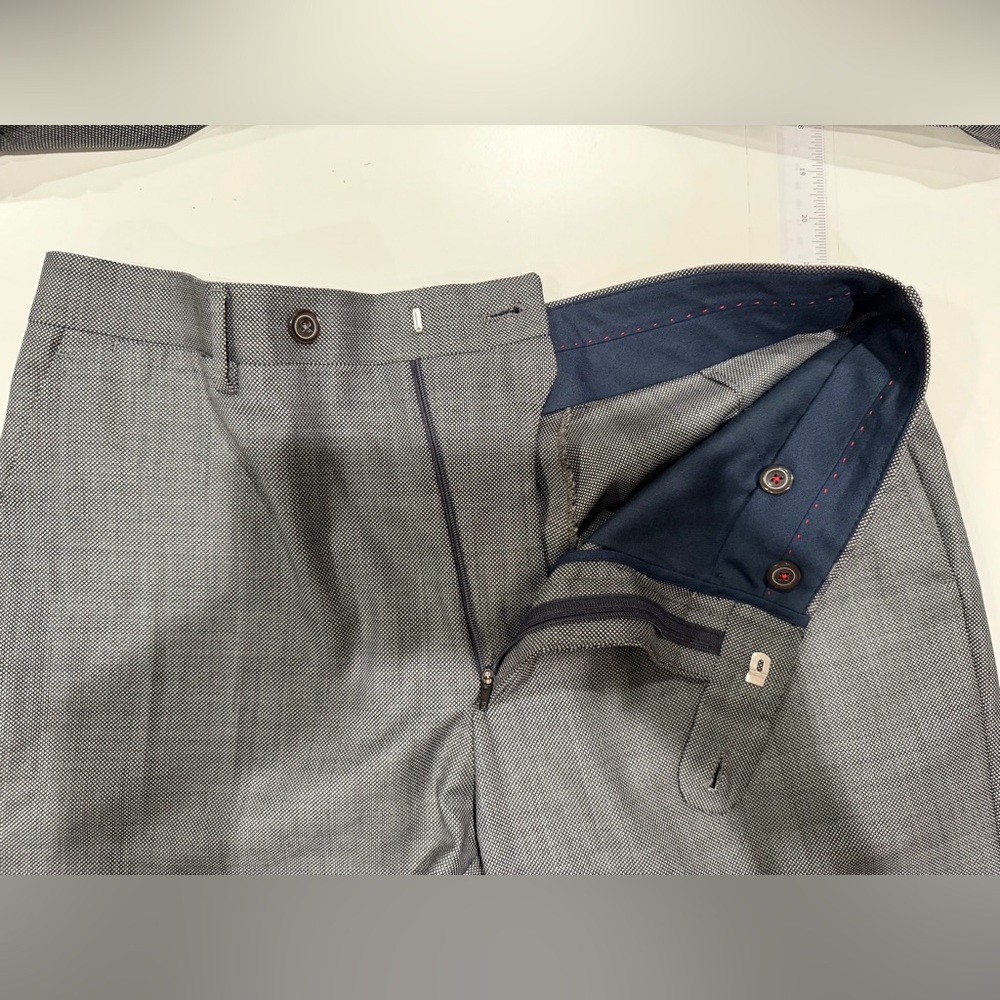 Carolina Herrera Men's Grey 100% Wool 2-Piece Suit Size 40 Made in Portugal - Picture 9 of 12